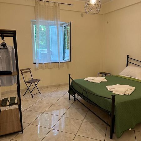 In Famiglia Apartment And Rooms For Pompei, Amalfi, Sorrento And Salerno サンテジーディオ・デル・モンテ・アルビーノ エクステリア 写真