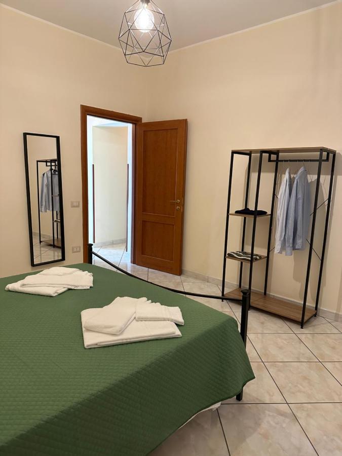 In Famiglia Apartment And Rooms For Pompei, Amalfi, Sorrento And Salerno サンテジーディオ・デル・モンテ・アルビーノ エクステリア 写真