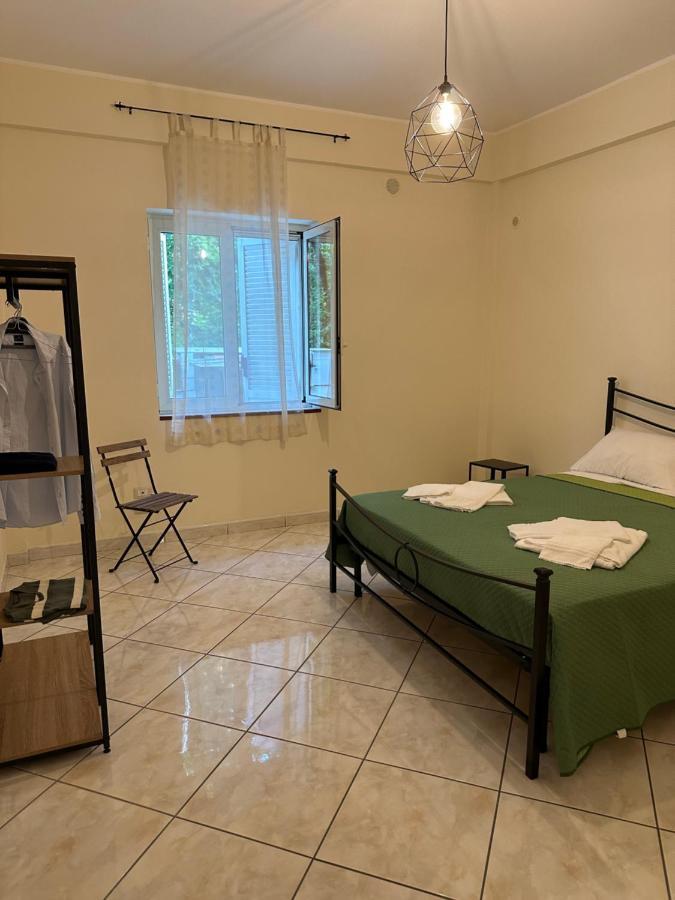 In Famiglia Apartment And Rooms For Pompei, Amalfi, Sorrento And Salerno サンテジーディオ・デル・モンテ・アルビーノ エクステリア 写真